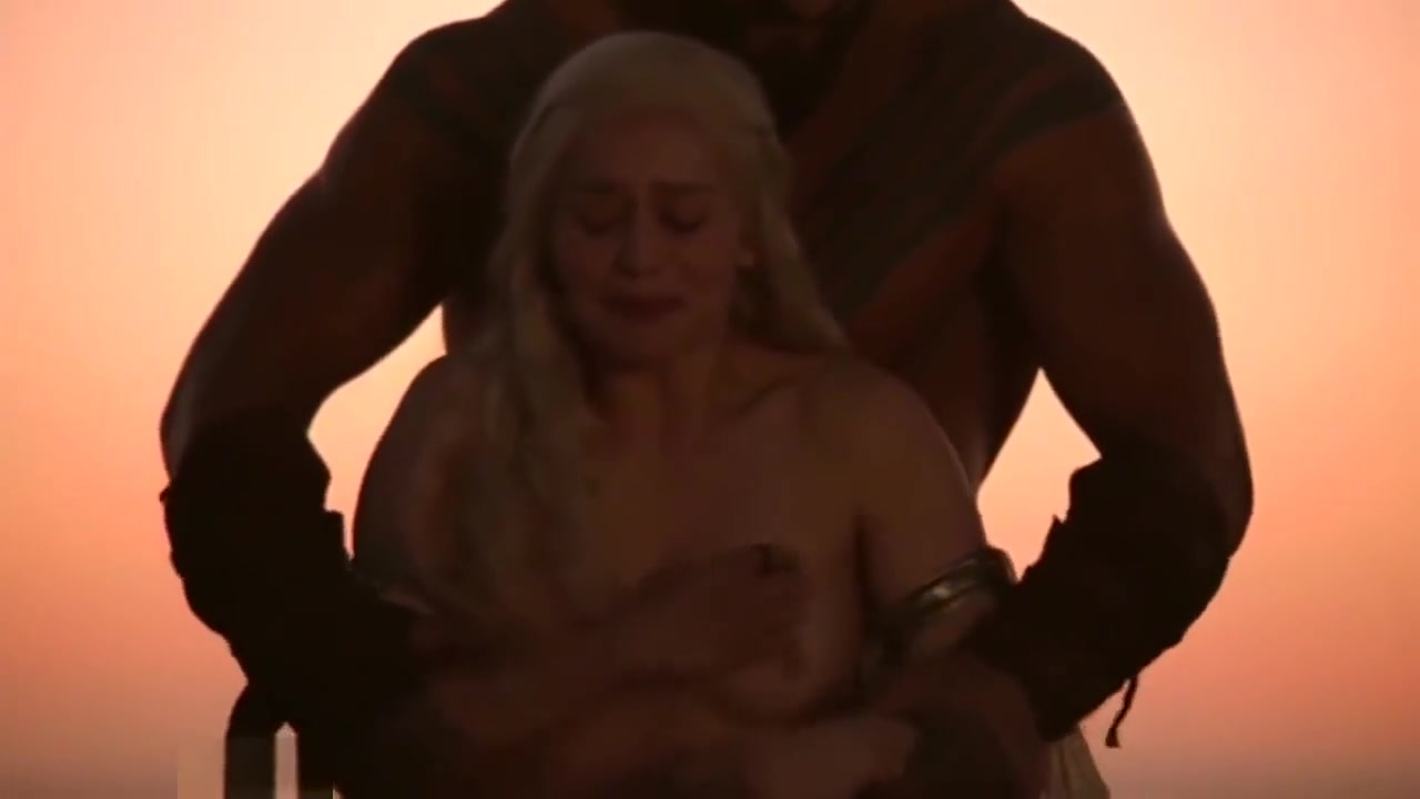 Emilia Clarke real sex scene – Game of Thrones
