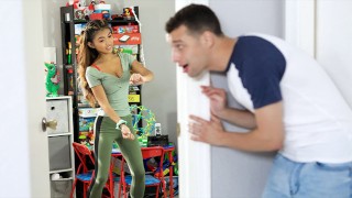Family Strokes – Cute And Tiny Asian Babe Pounds Her Horny Stepbro To Become Viral On TikTok
