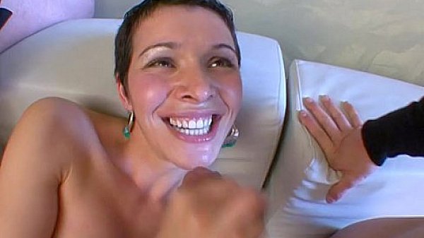 Mature anal elle crie …je jouie !!! French amateur