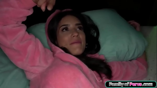 Familyofpervs.com – With my dick hard I was ready to fuck my stepsis only to find my busty stepmom in the bed.She wants me to bang her so I sticked by cock in her pussy
