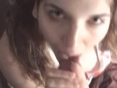 Wunderschönes Mädchen beim POV Blowjob
